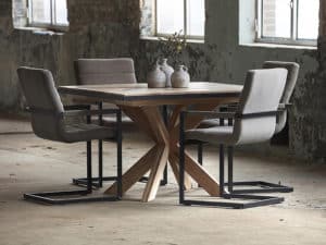 Moosa Table Square van Room108