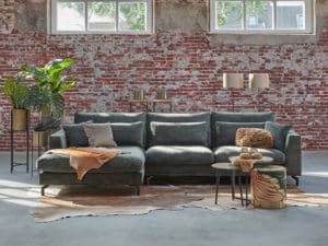 Hoekbank Carmen met lendenkussens in een Hunter groene velvet stof