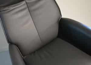 Fauteuil-black-leather-3.jpg