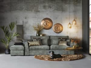 3-zits bank Jolie met hocker in Hunter Groen met rond vloerkleed en sierkussens
