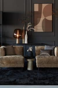 Gouden fauteuils met tafel ertussen Bella Room108