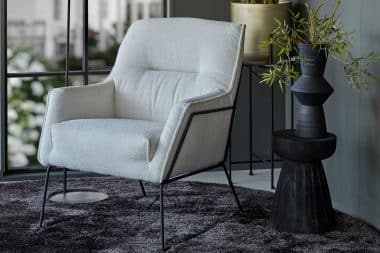 Ivoorkleurige boucle fauteuil rick smal