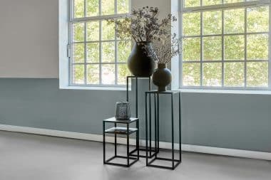 Zwarte Heavy Metal zuilen in 3 maten met decoratie.