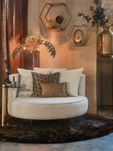 loveseat adele op hoge zwarte pootjes met bruine en gouden accessoires