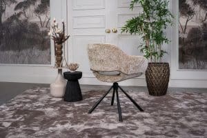 Eetkamerstoel met armleuning met zwarte poten en beige stof