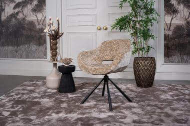 Eetkamerstoel met armleuning met zwarte poten en beige stof