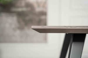 Het rechthoekige tafelblad Granville in Slate Grey van Room108.
