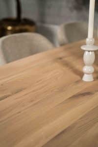 De Deens ovale eettafel Montpellier met ovale houten poot van Room108.