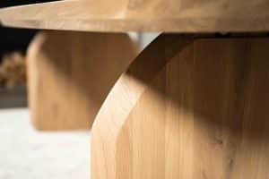 De Deens ovale eettafel Montpellier met ovale houten poot van Room108.