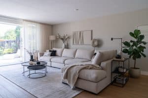 Wil je wonen in de stijl van @bij_spiertjes_thuis? Kies dan voor de bank zoals die bij Monique thuis staat. Hoekbank Elena zal dan ook zeker dé eye-catcher van jouw woonkamer gaan worden!
