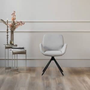 Beige eetkamerstoel met armleuning van Gusj