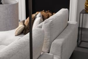 De elementenbank Carmen met innerbench gestyled met aardse tinten en zachte accessoires voor een knusse en elegante uitstraling.