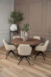 De ronde eettafel Nantes met een Zeus poot van Room108