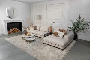 Hoekbank Mila in Gautier 7 – een elegante hoekbank met luchtige uitstraling, comfortabele zit en stijlvolle loungezijde.