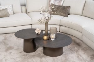 Beige hoekbank met ronde elementen. Een elementenbank die veelzijdig en comfortabel is. Afgestyled met natuurlijk en bruine woonaccessoires.
