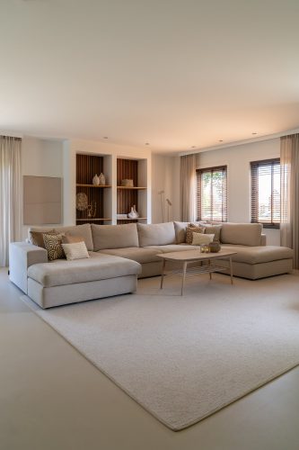 Charis - hoekbank victoria, loungebank adele curve en annabelle triple lazy.