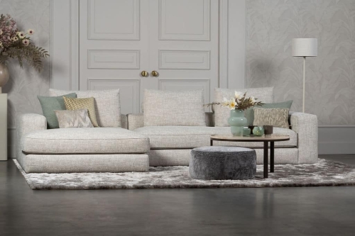 Lichte elementenbank Eva in zachte stof met natural en groene woonaccessoires