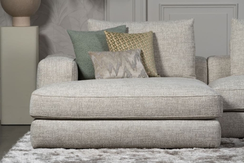 Lichte elementenbank Eva in zachte stof met natural en groene woonaccessoires