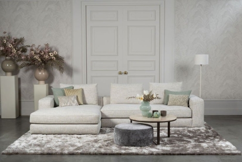 Lichte elementenbank Eva in zachte stof met natural en groene woonaccessoires