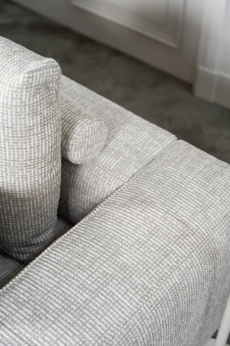 Lichte elementenbank Eva in zachte stof met natural en groene woonaccessoires