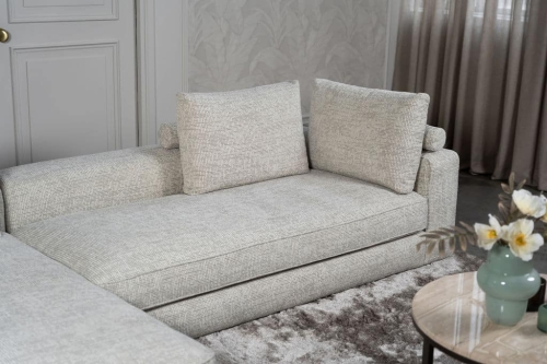 Lichte elementenbank Eva in zachte stof met natural en groene woonaccessoires
