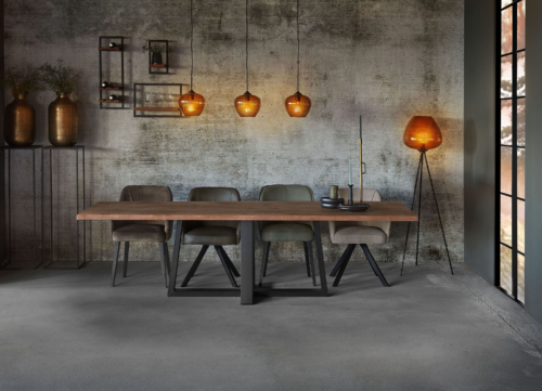 Eettafel-280-cm-boomstam-4-stoelen-trapeze-poot